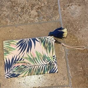 SOLE/SOCIETY Leaves Print Clutch Pouch 9”x12-1/2”